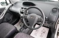 Toyota Vitz 8 из 21