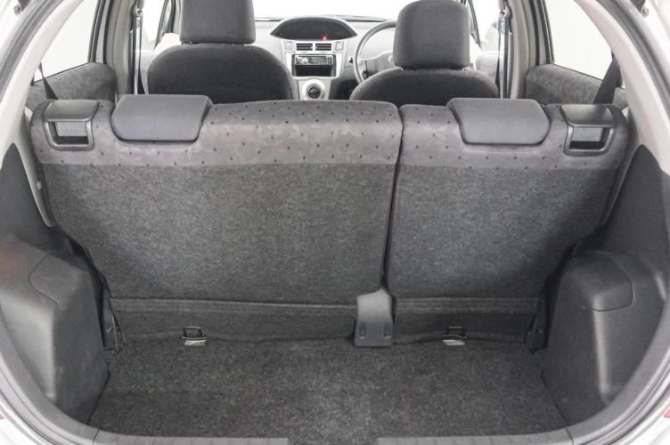 Toyota Vitz 21 из 21