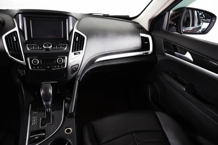 Dongfeng AX7 16 из 29