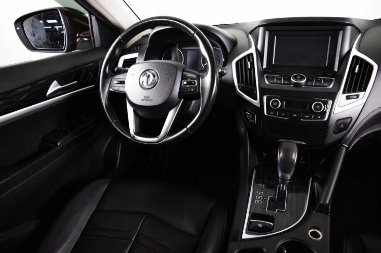 Dongfeng AX7 14 из 29