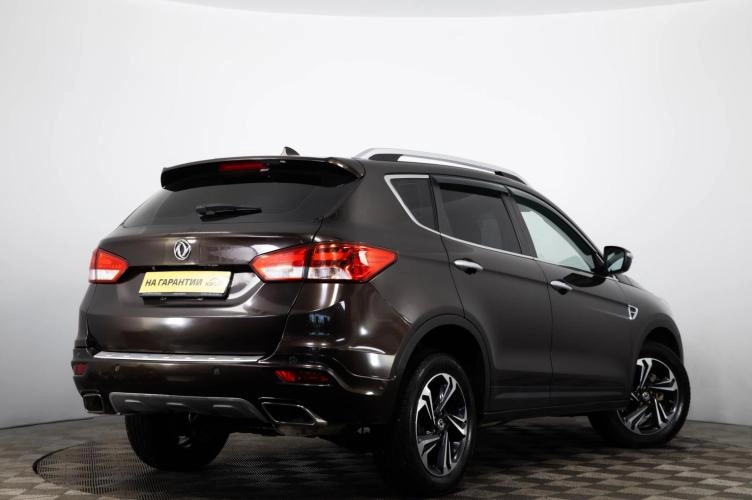 Dongfeng AX7 4 из 6