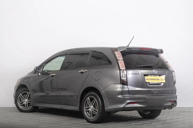 Honda Stream 5 из 6