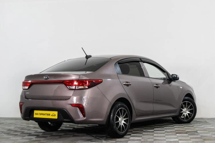 KIA Rio 4 из 6