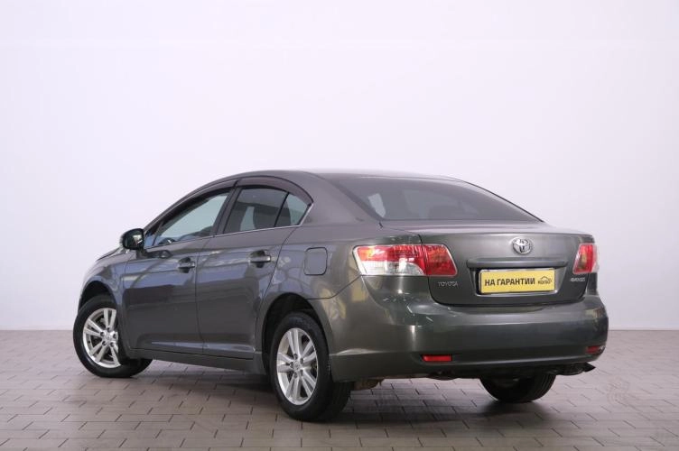 Toyota Avensis 4 из 6