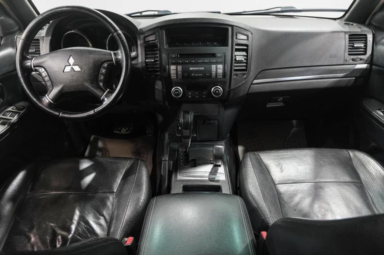 Mitsubishi Pajero 13 из 28