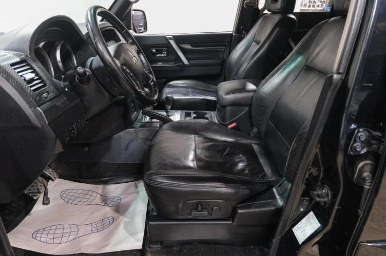 Mitsubishi Pajero 7 из 28