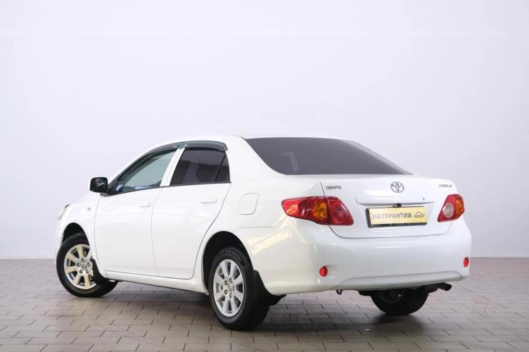 Toyota Corolla 4 из 6