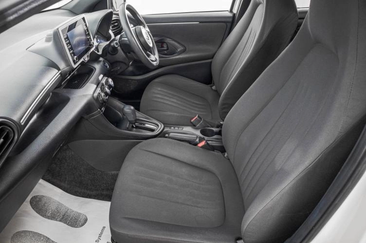 Toyota Yaris 22 из 25