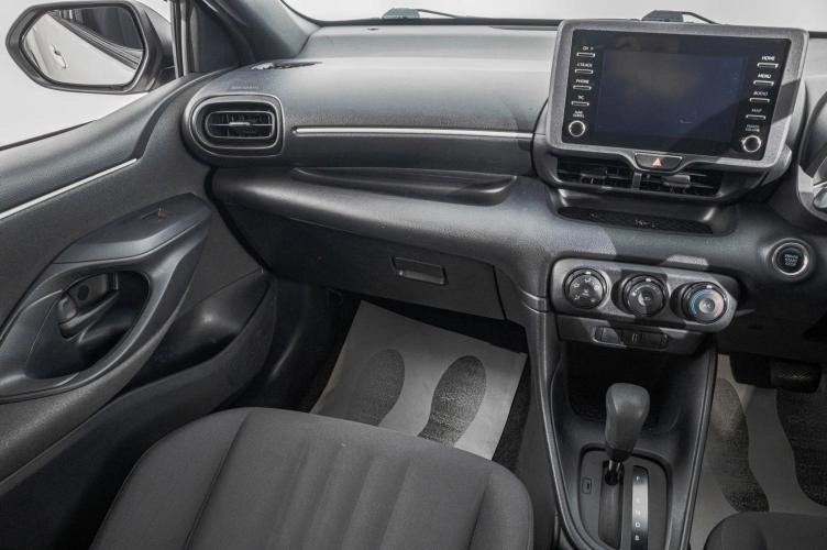 Toyota Yaris 21 из 25