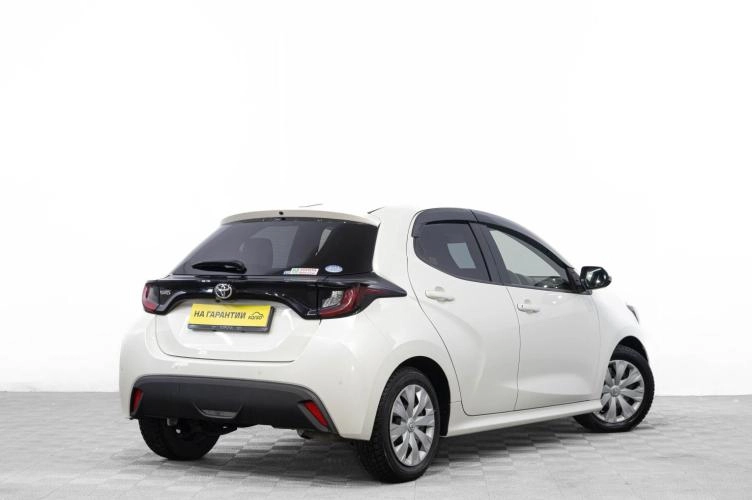 Toyota Yaris 4 из 6