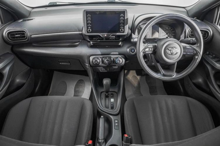 Toyota Yaris 9 из 25