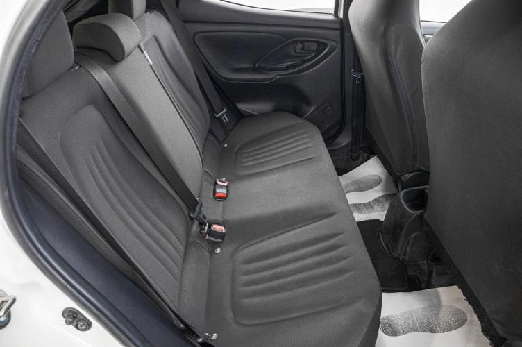 Toyota Yaris 24 из 25