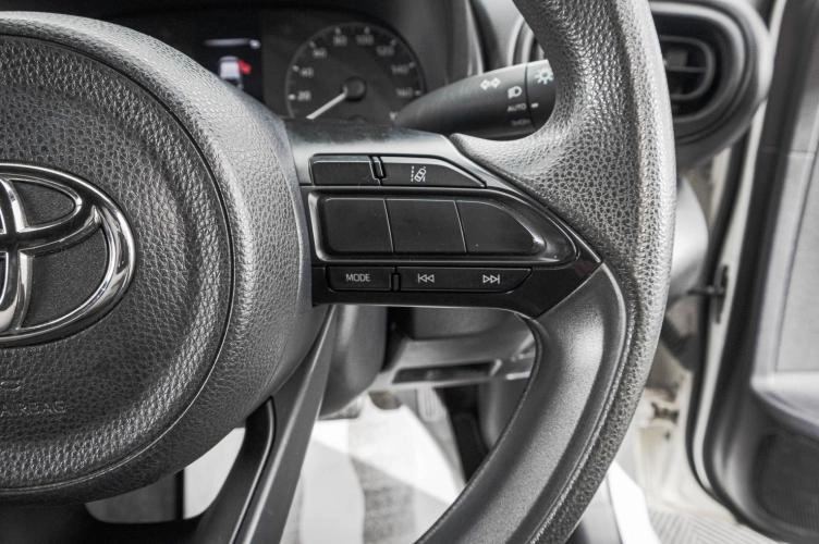 Toyota Yaris 13 из 25