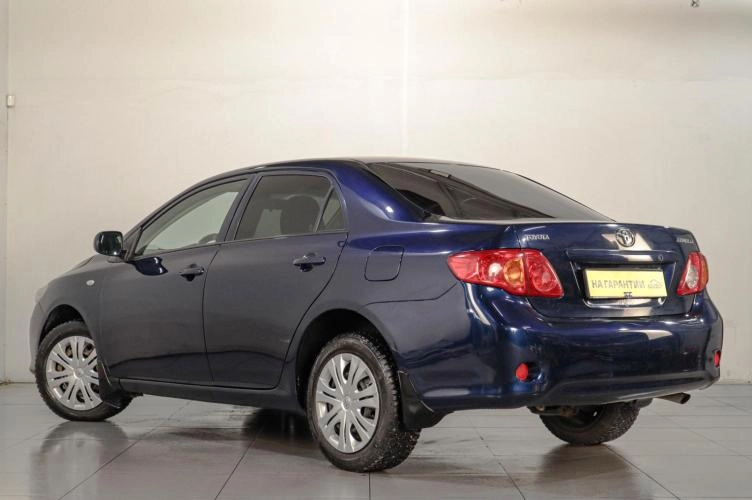 Toyota Corolla 4 из 6