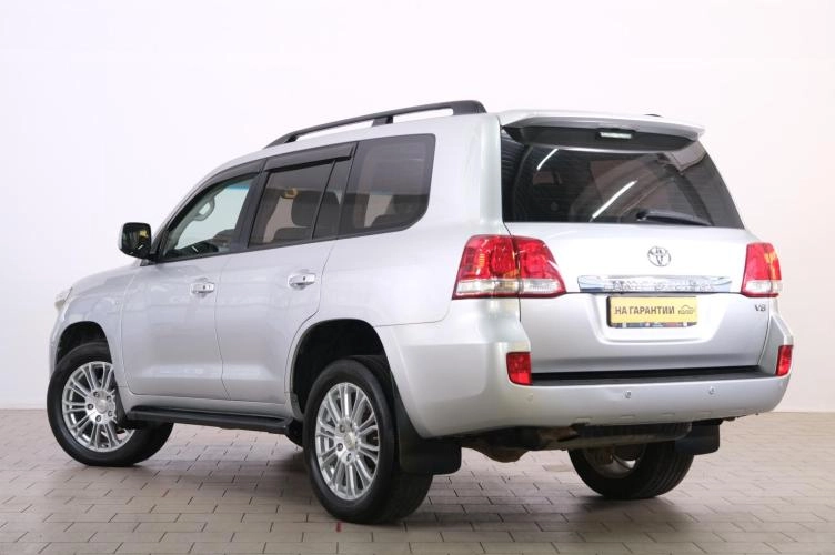 Toyota Land Cruiser 4 из 6