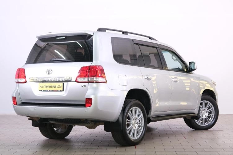 Toyota Land Cruiser 6 из 6