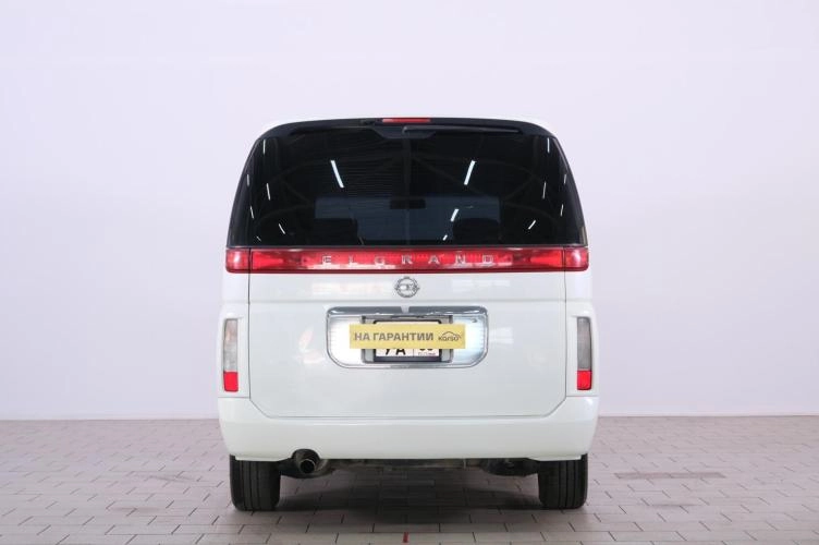 Nissan Elgrand 5 из 6