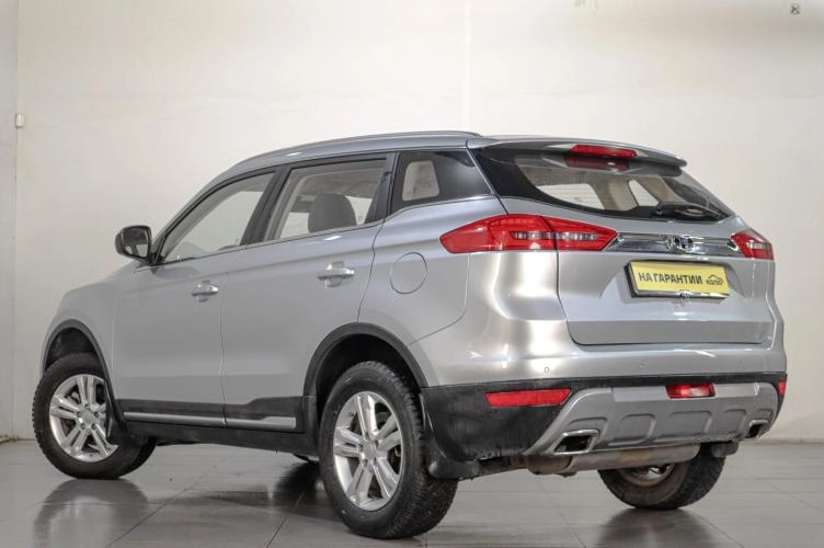 Geely Atlas 4 из 6