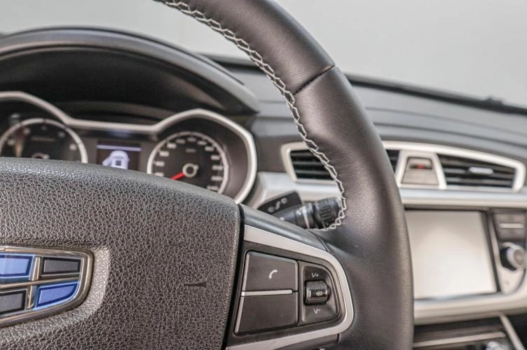 Geely Atlas 11 из 17