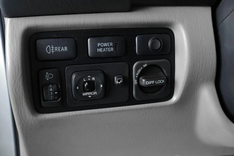 Toyota Land Cruiser 16 из 17