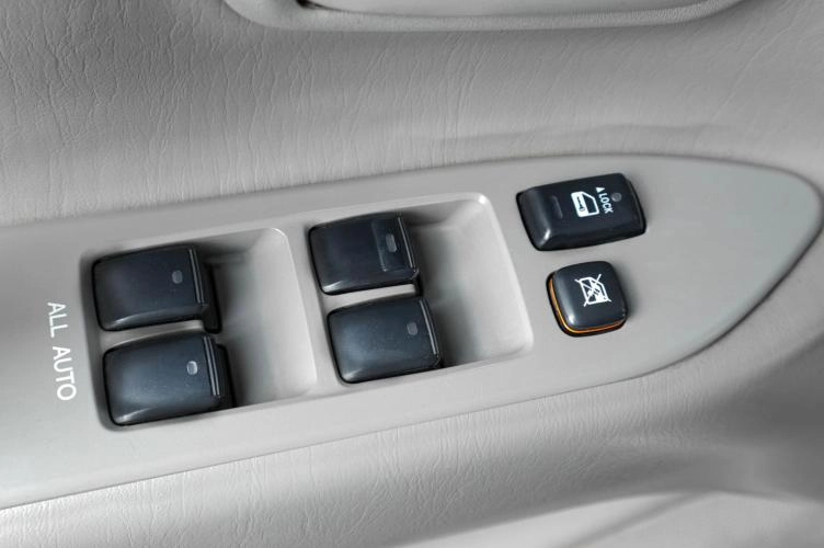 Toyota Land Cruiser 17 из 17