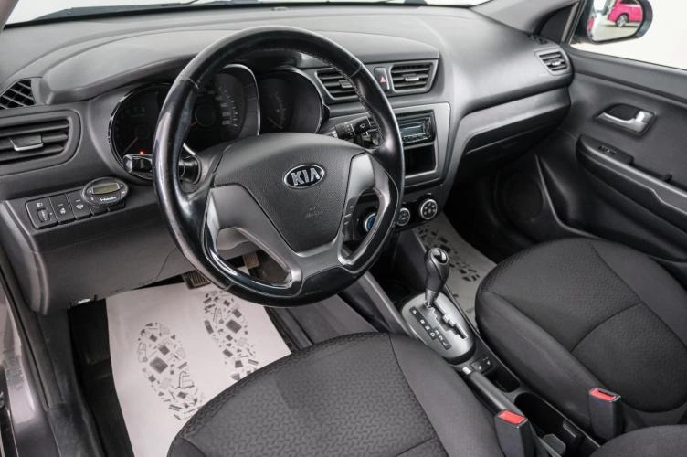 KIA Rio 8 из 23