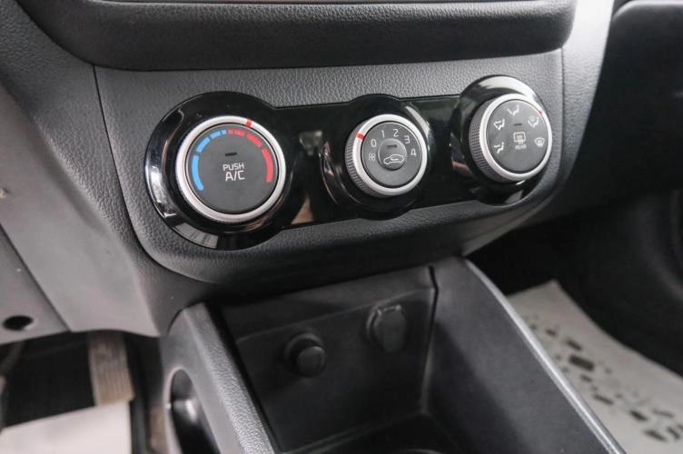 KIA Rio 16 из 23