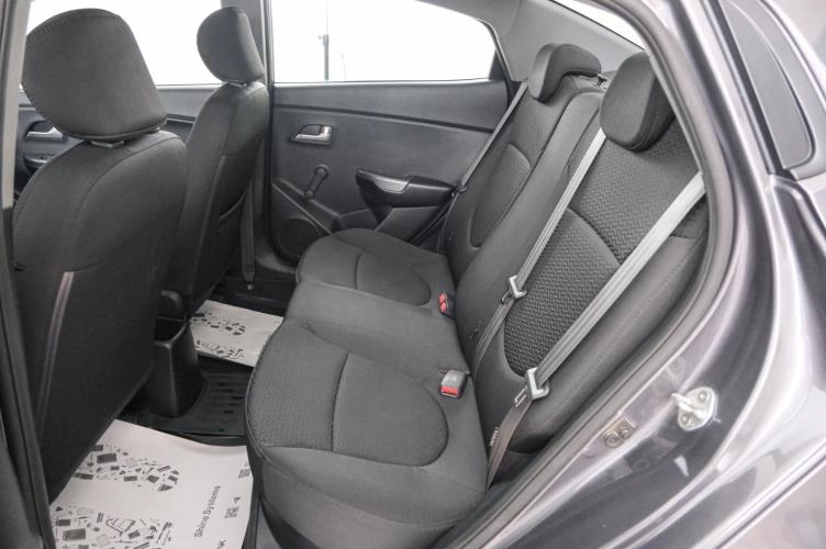 KIA Rio 21 из 23