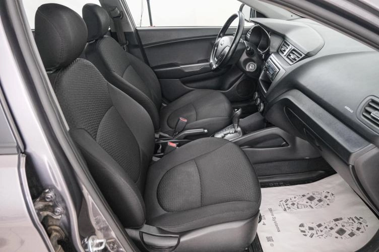 KIA Rio 13 из 23