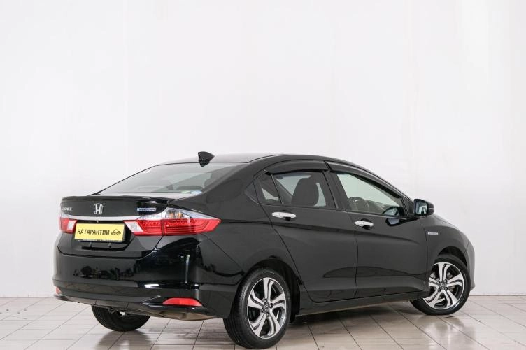 Honda Grace 6 из 6
