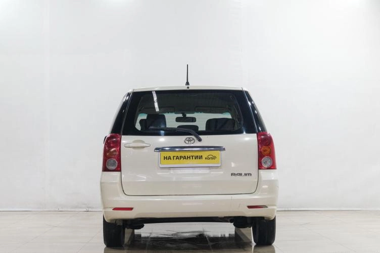 Toyota Raum 5 из 6