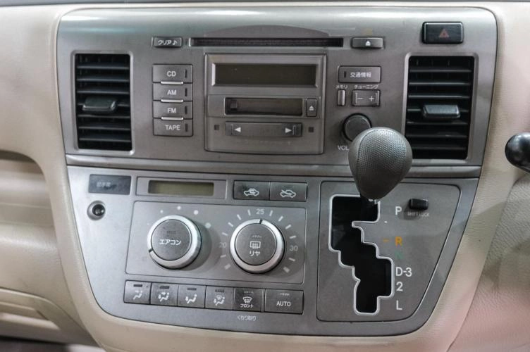 Toyota Raum 17 из 23