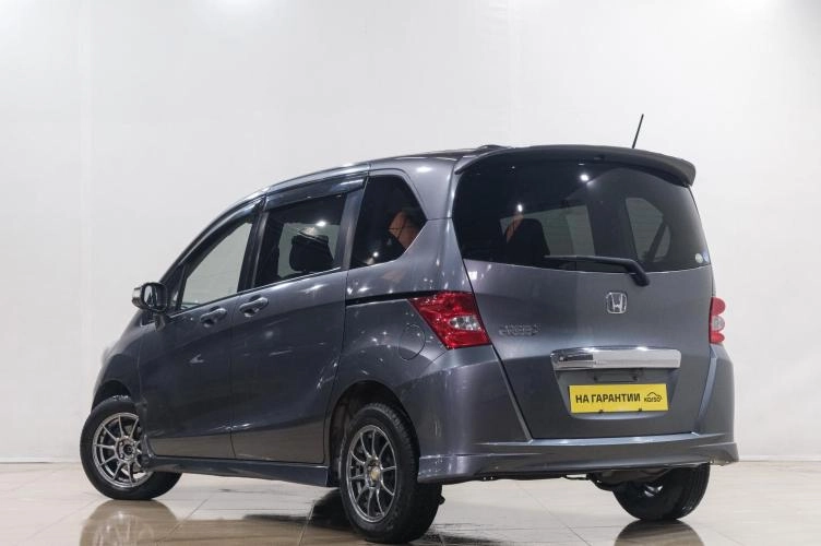 Honda Freed 4 из 6