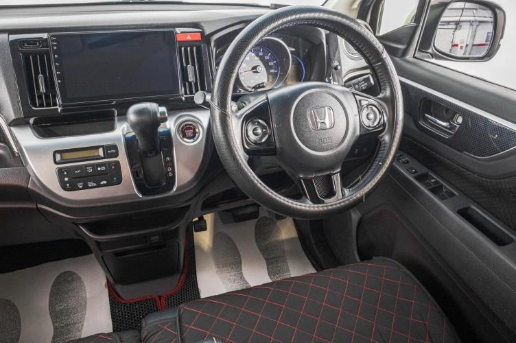 Honda N-WGN 16 из 25