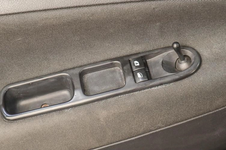 Peugeot 207 8 из 13