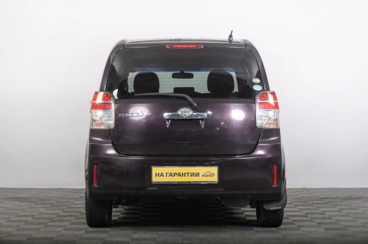 Toyota Spade 4 из 6