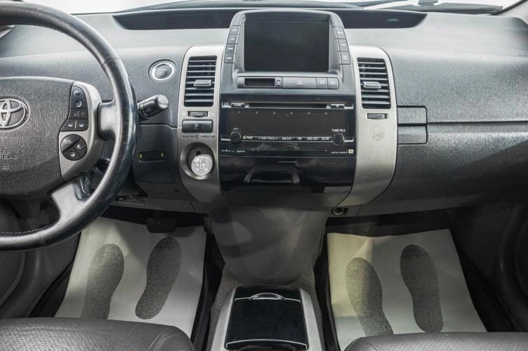Toyota Prius 16 из 23