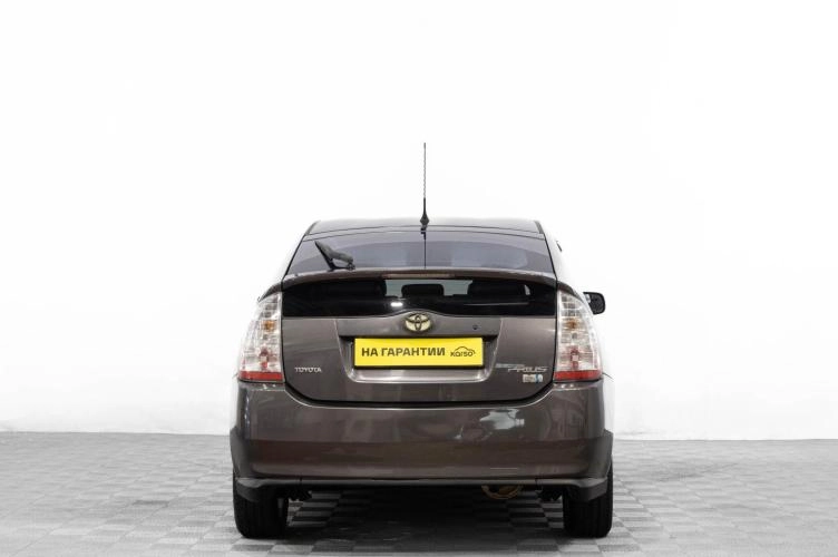 Toyota Prius 5 из 6