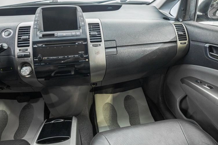 Toyota Prius 18 из 23