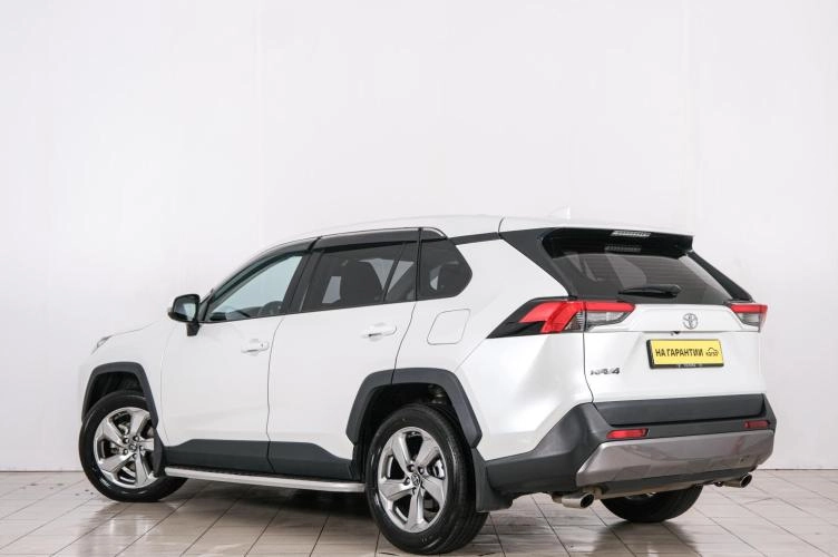 Toyota RAV4 4 из 6