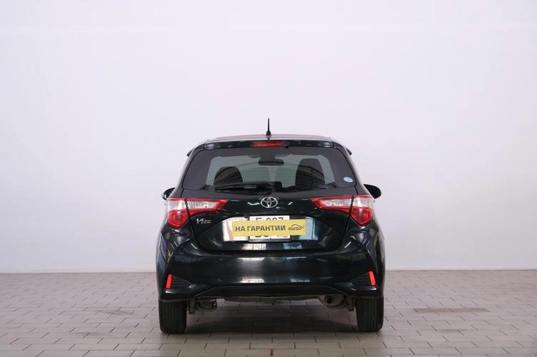 Toyota Vitz 5 из 6