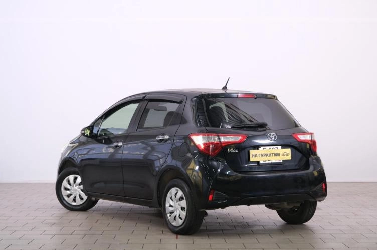 Toyota Vitz 4 из 6