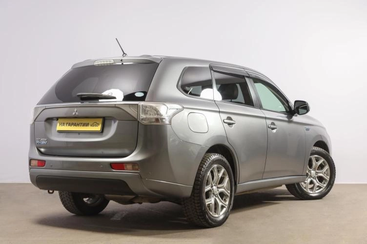 Mitsubishi Outlander 6 из 6