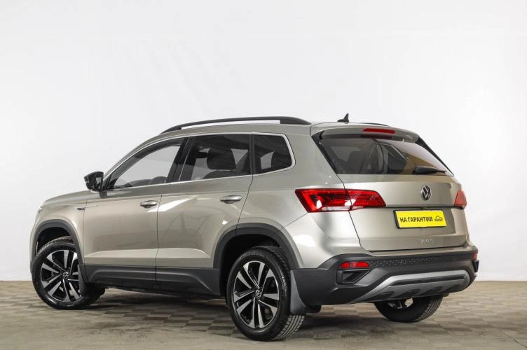 Volkswagen Taos 4 из 6
