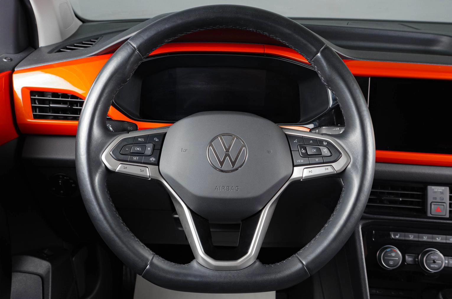 Volkswagen Taos 13 из 19