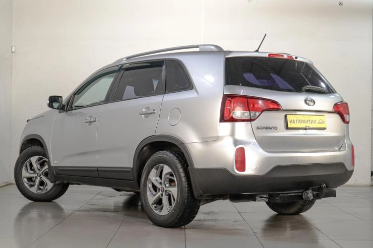 KIA Sorento 4 из 6