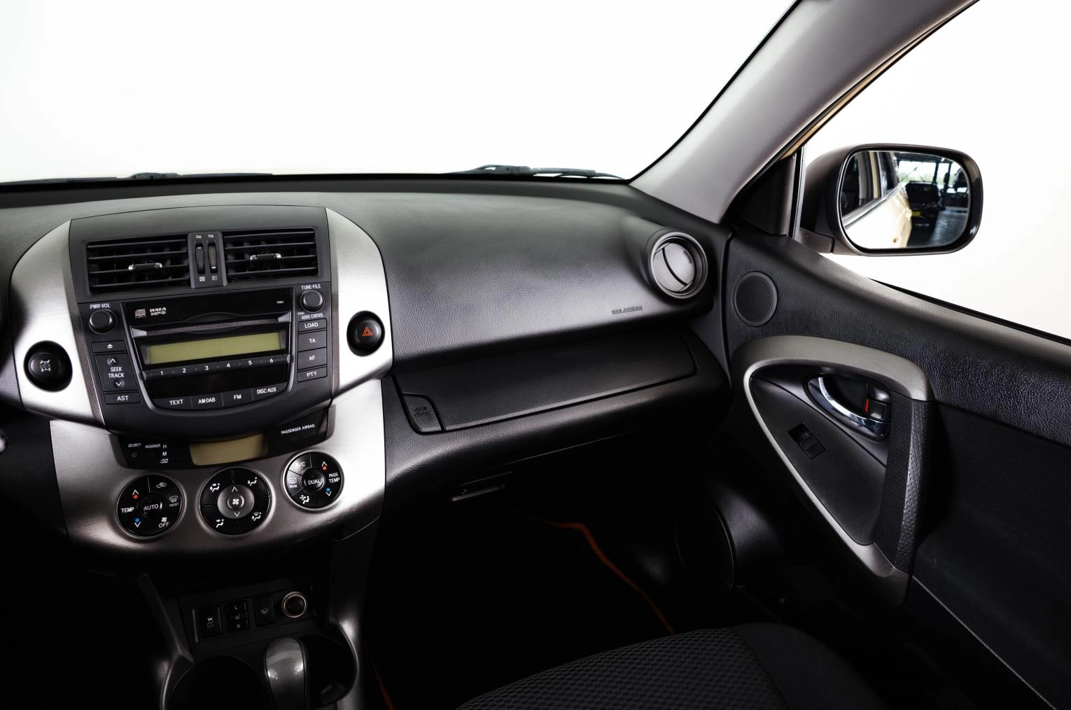 Toyota RAV4 14 из 24