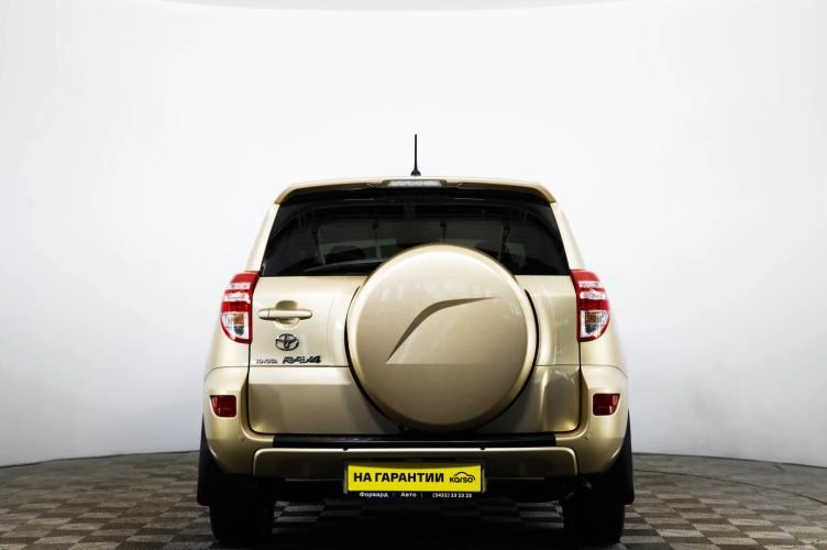Toyota RAV4 5 из 6