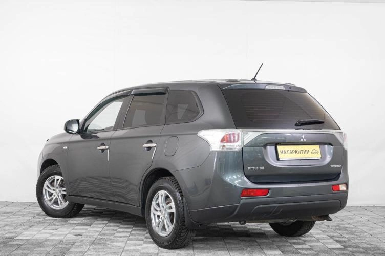 Mitsubishi Outlander 4 из 6