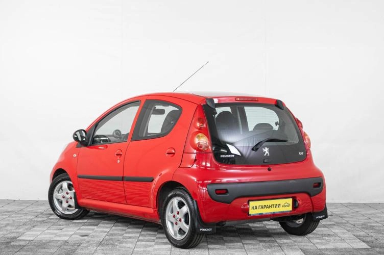 Peugeot 107 4 из 6